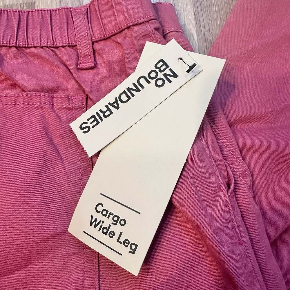 No Boundaries Cargo Wide Leg High Rise Pants Rose Glitz Size XL 16-18 NWT - Picture 2 of 5